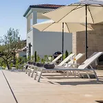 Villa Boutique Louisa *